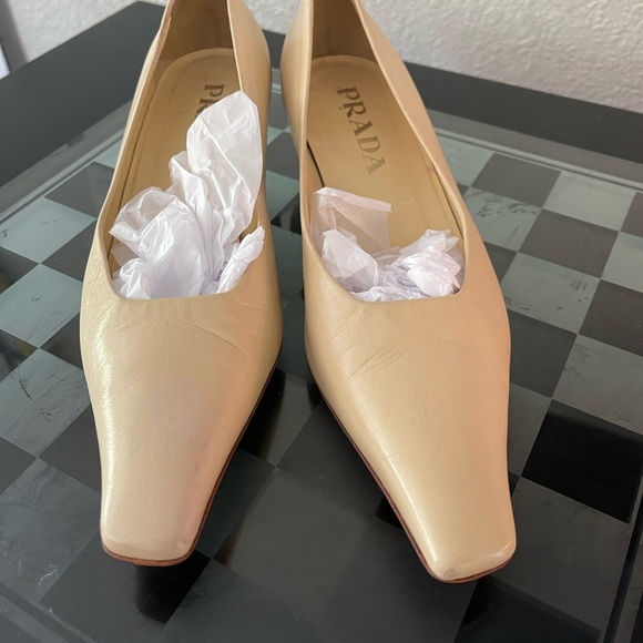 Prada Leather Pointed Slight Square Toe Pumps w/ Kitten Heel Size 37.5 (7.5 US) - Picture 9 of 11